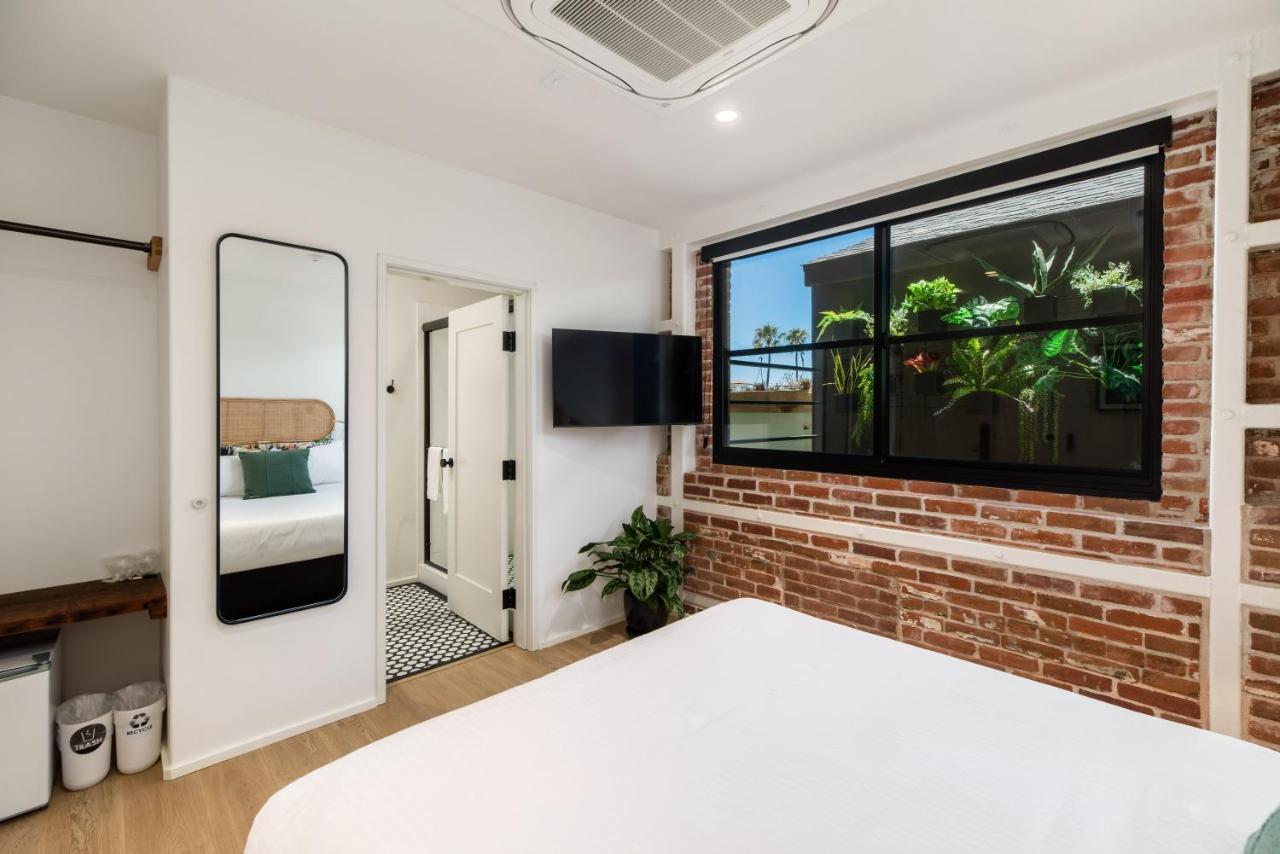 The Brick Boutique 3*