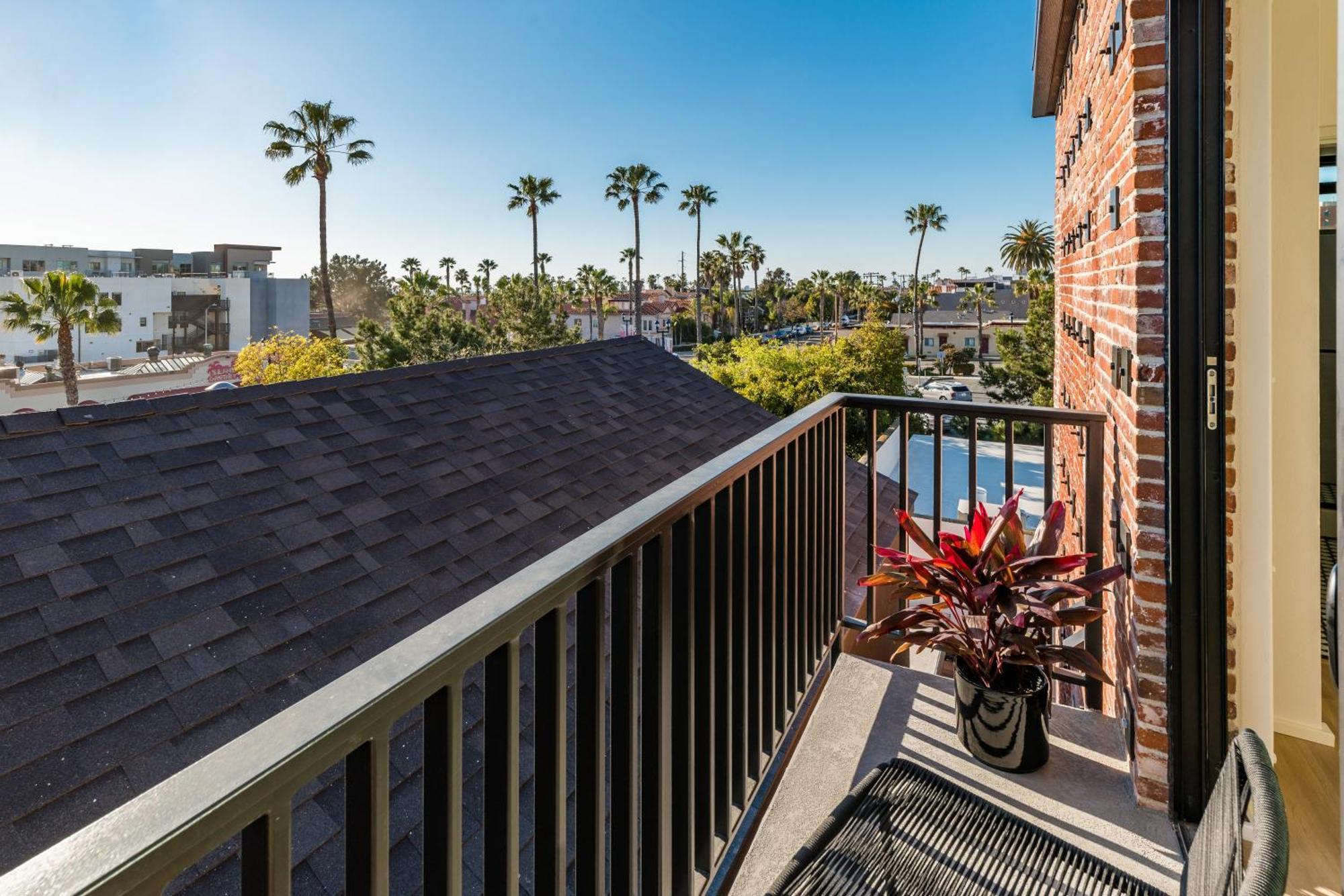 The Brick Boutique Oceanside