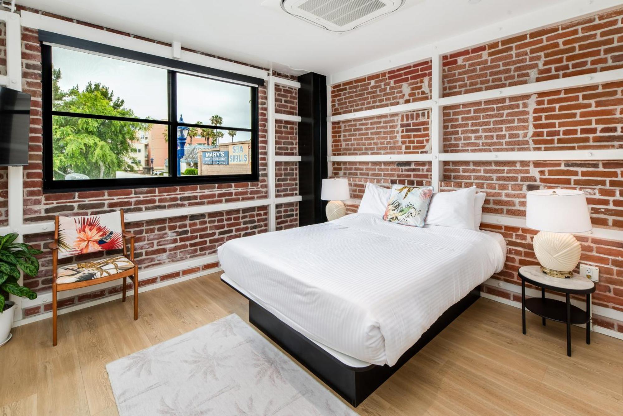The Brick Boutique Hotel 3*