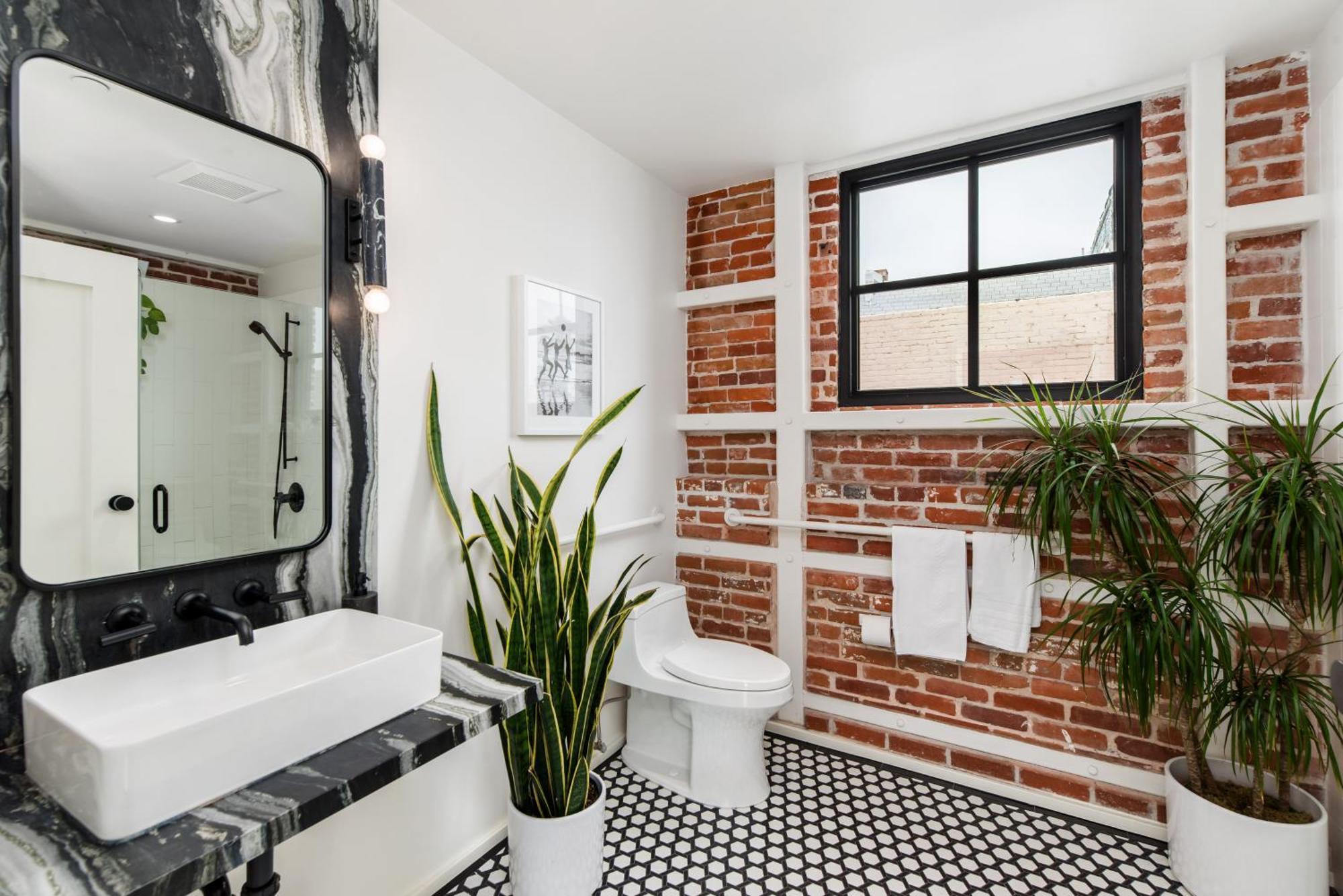 The Brick Boutique Hotel Oceanside